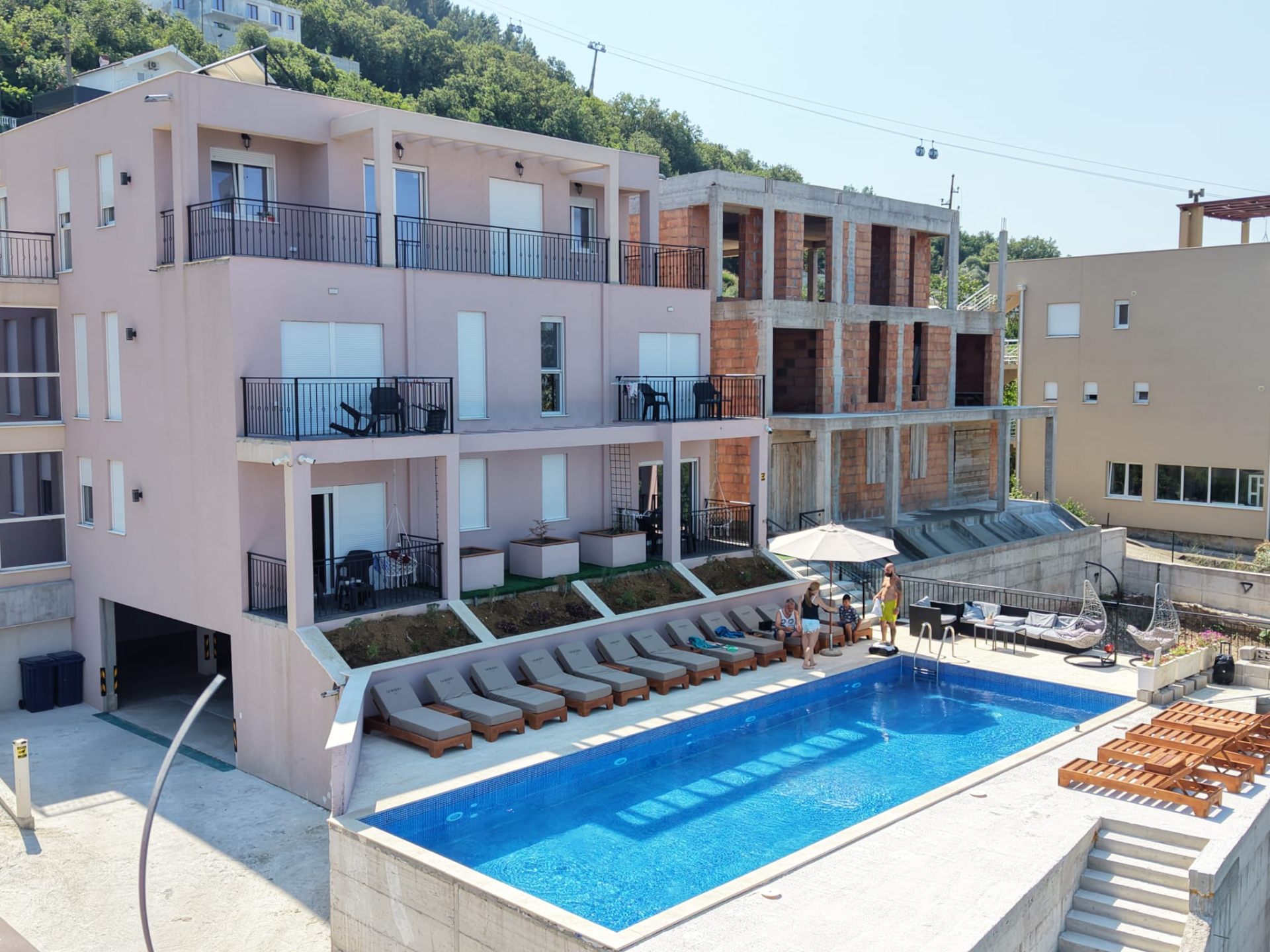 Panorama Poolside — 25