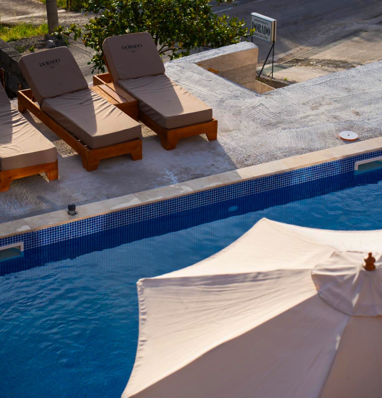 Panorama Poolside — 20