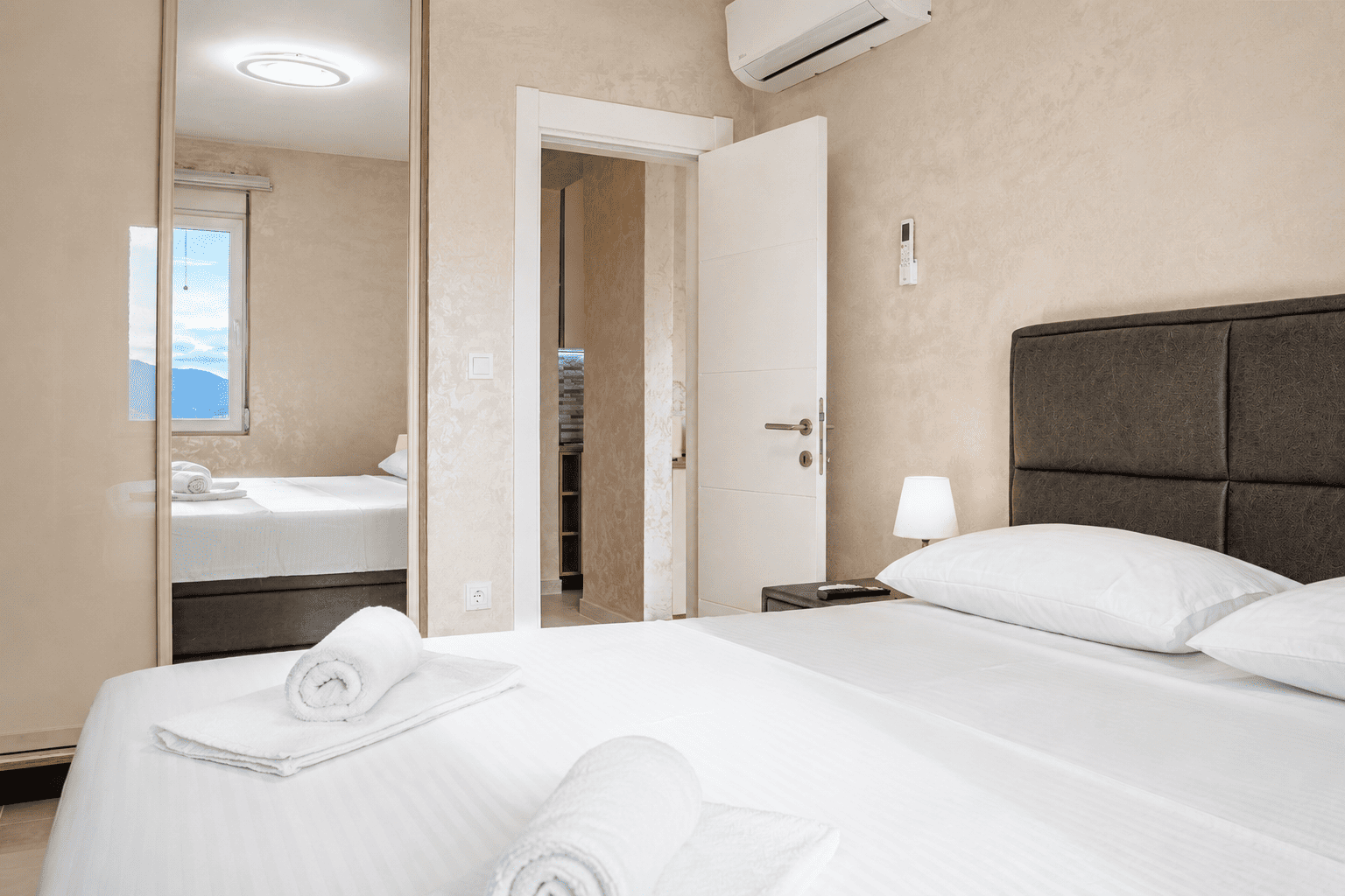 Signature Sea-View Suite — 3