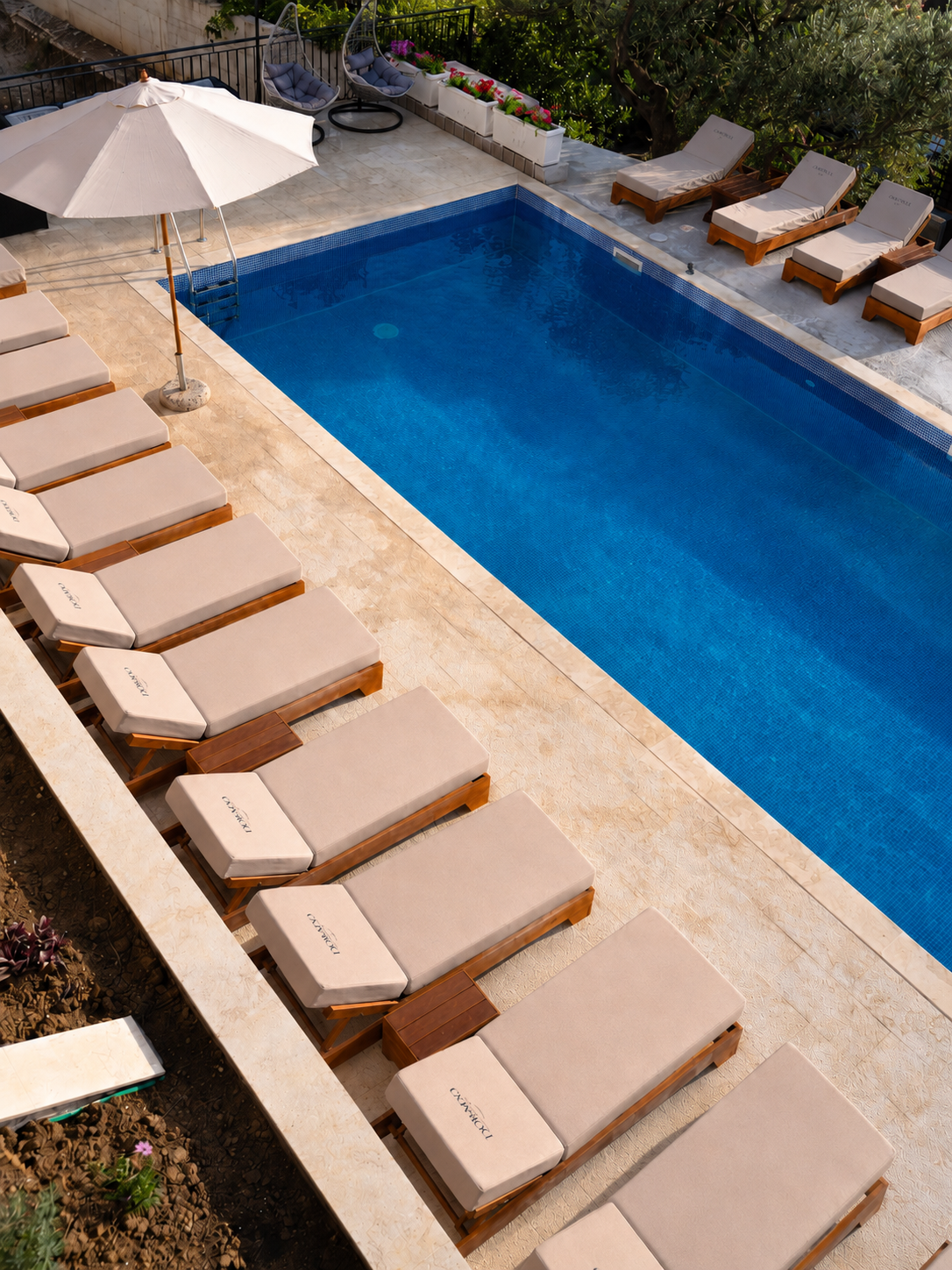 Panorama Poolside — 18